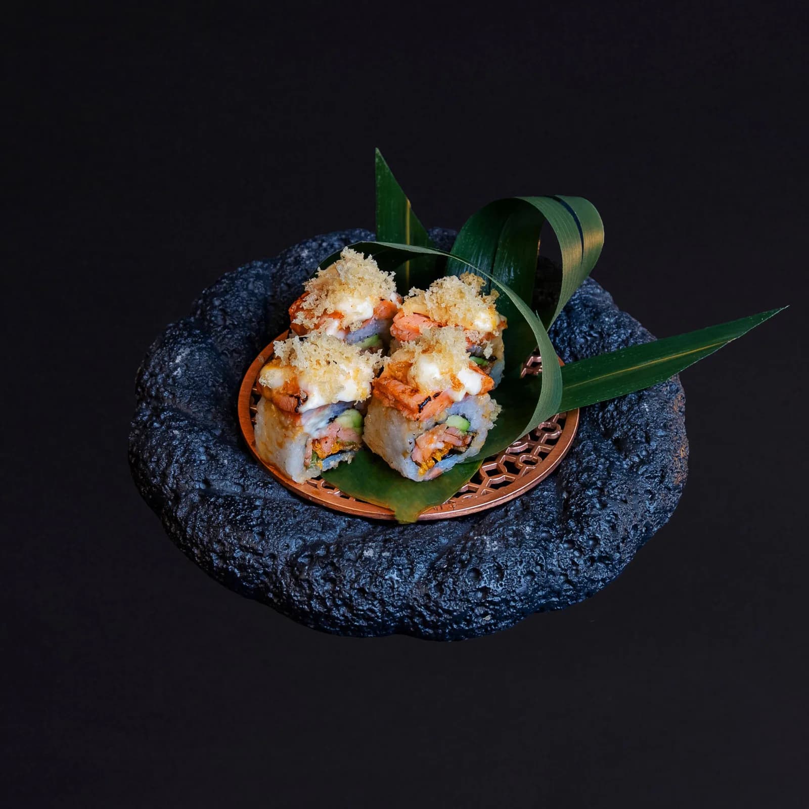 SMOKED SALMON URAMAKI